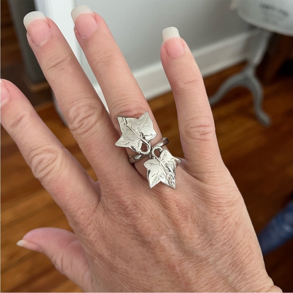 Alexander McQueen Ivy Leaf Ring